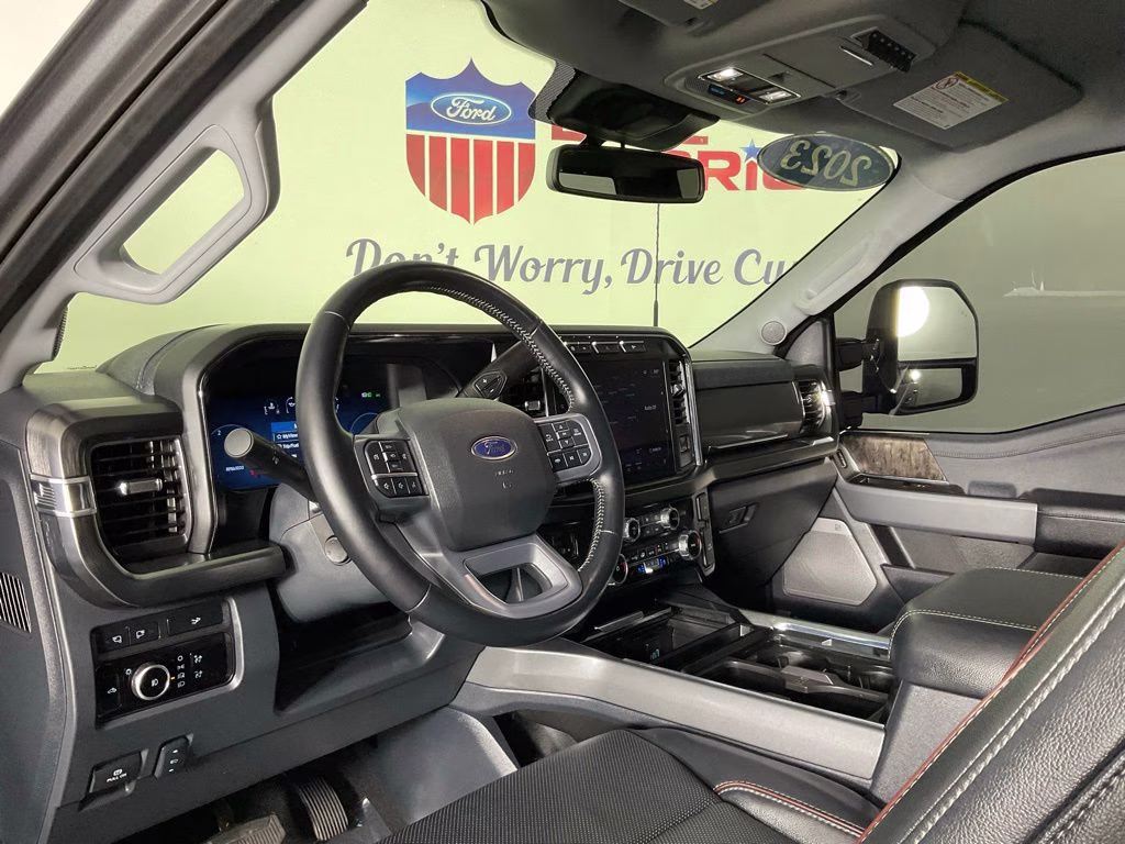 2023 Gray Metallic Ford Super Duty F-250 SRW Lariat 4X4 Truck