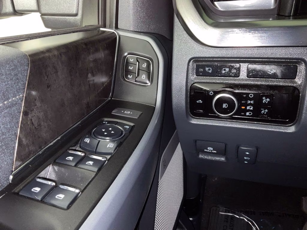 2023 Gray Metallic Ford Super Duty F-250 SRW Lariat 4X4 Truck