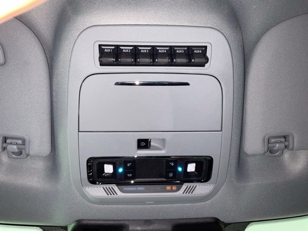 2023 Gray Metallic Ford Super Duty F-250 SRW Lariat 4X4 Truck