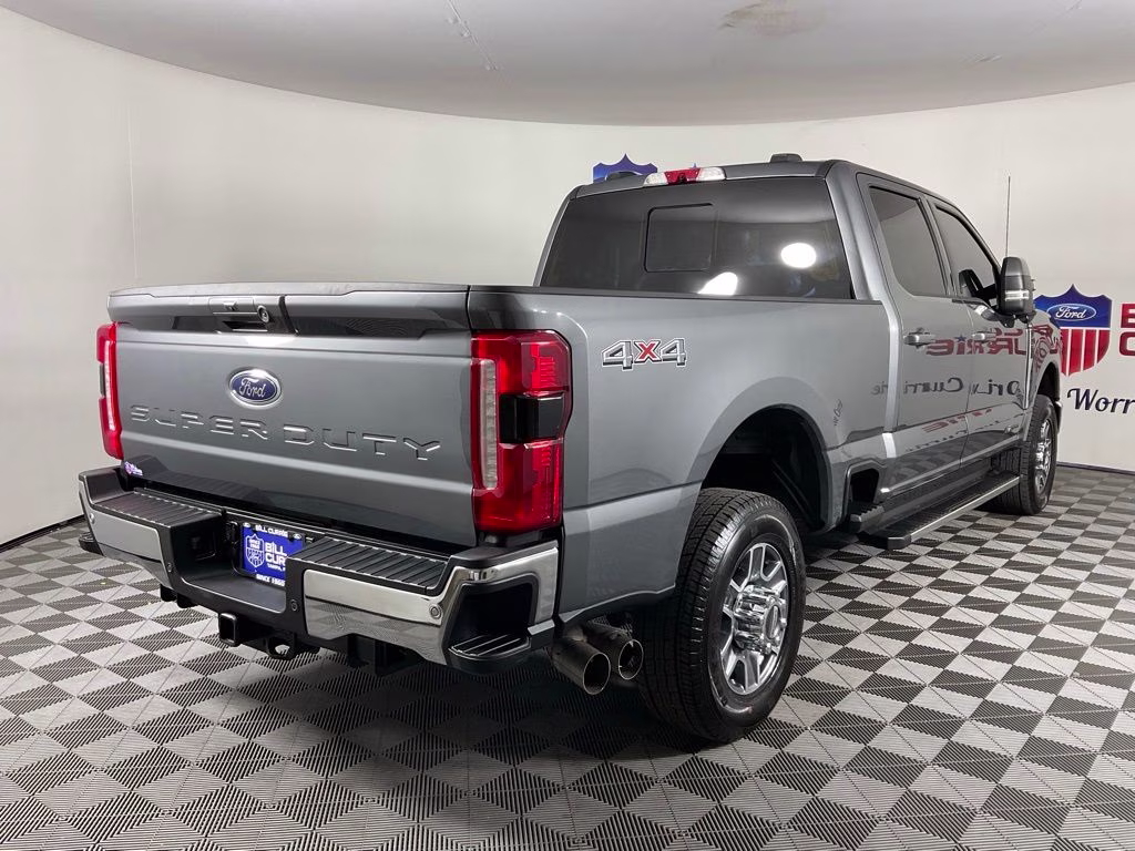 2023 Gray Metallic Ford Super Duty F-250 SRW Lariat 4X4 Truck