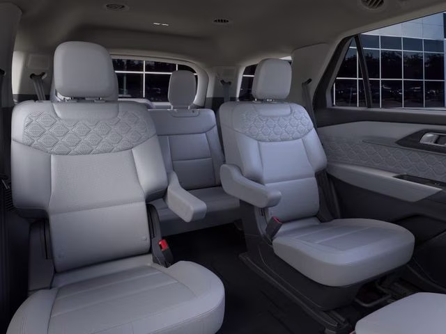 2026 Space White Metallic Ford Explorer Platinum 4X4 SUV