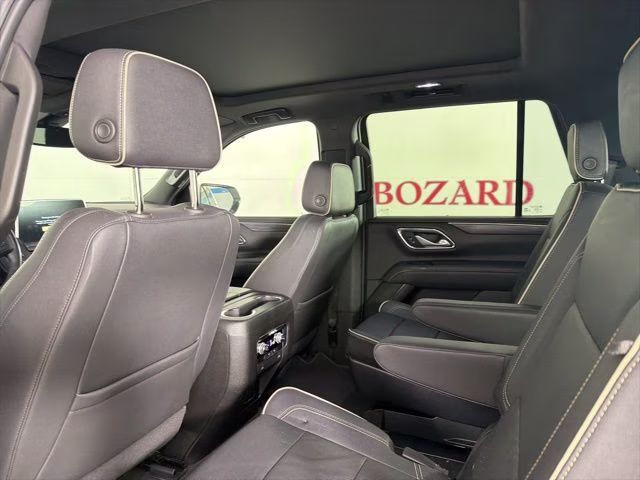 2022 White Frost GMC Yukon SLT RWD SUV