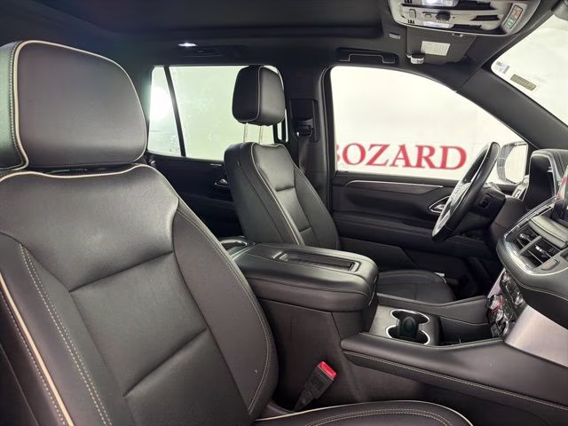 2022 White Frost GMC Yukon SLT RWD SUV