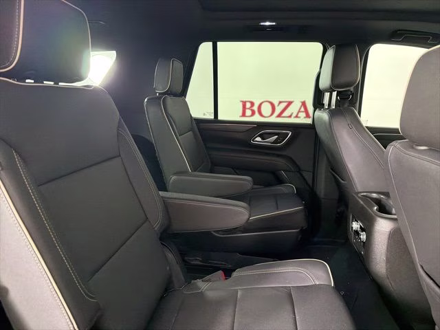 2022 White Frost GMC Yukon SLT RWD SUV