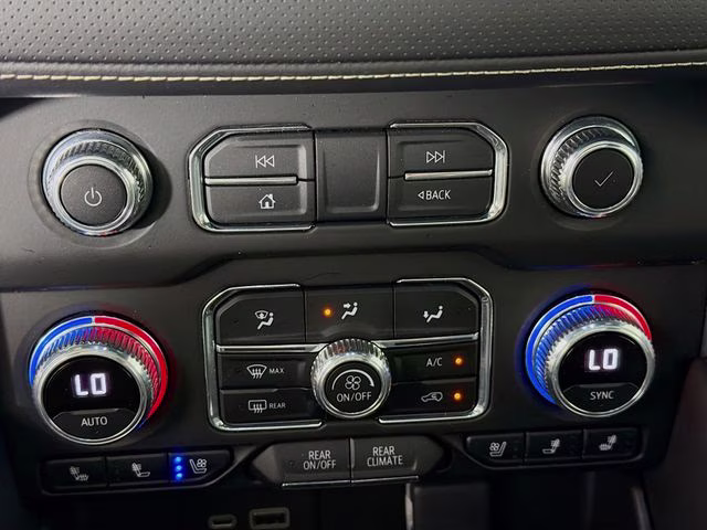 2022 White Frost GMC Yukon SLT RWD SUV