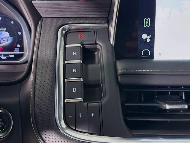 2022 White Frost GMC Yukon SLT RWD SUV