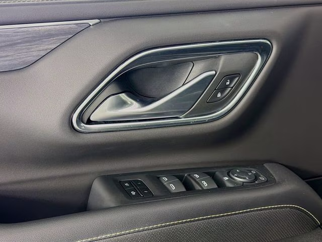 2022 White Frost GMC Yukon SLT RWD SUV