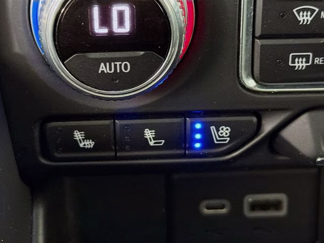 2022 White Frost GMC Yukon SLT RWD SUV