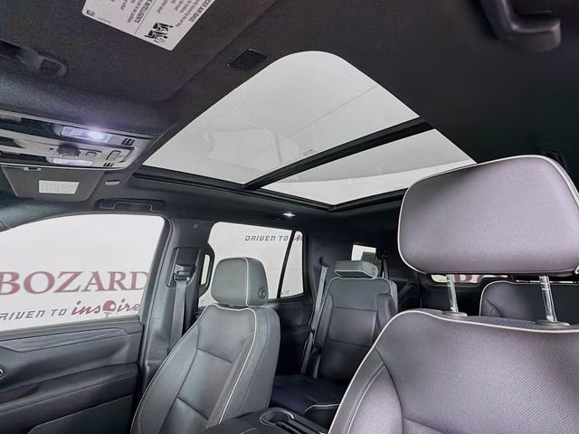 2022 White Frost GMC Yukon SLT RWD SUV