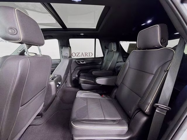 2022 White Frost GMC Yukon SLT RWD SUV