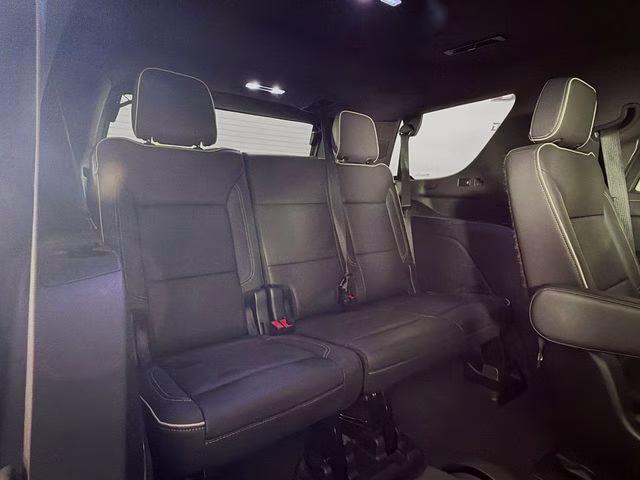 2022 White Frost GMC Yukon SLT RWD SUV