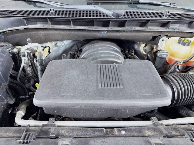 2022 White Frost GMC Yukon SLT RWD SUV