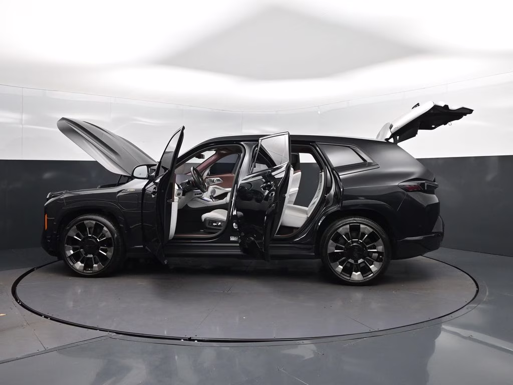 2023 Black Sapphire Metallic BMW XM Base AWD SUV