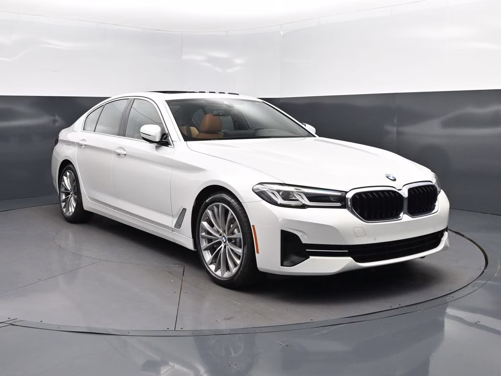 2023 Mineral White Metallic BMW 5 Series 530i RWD Sedan