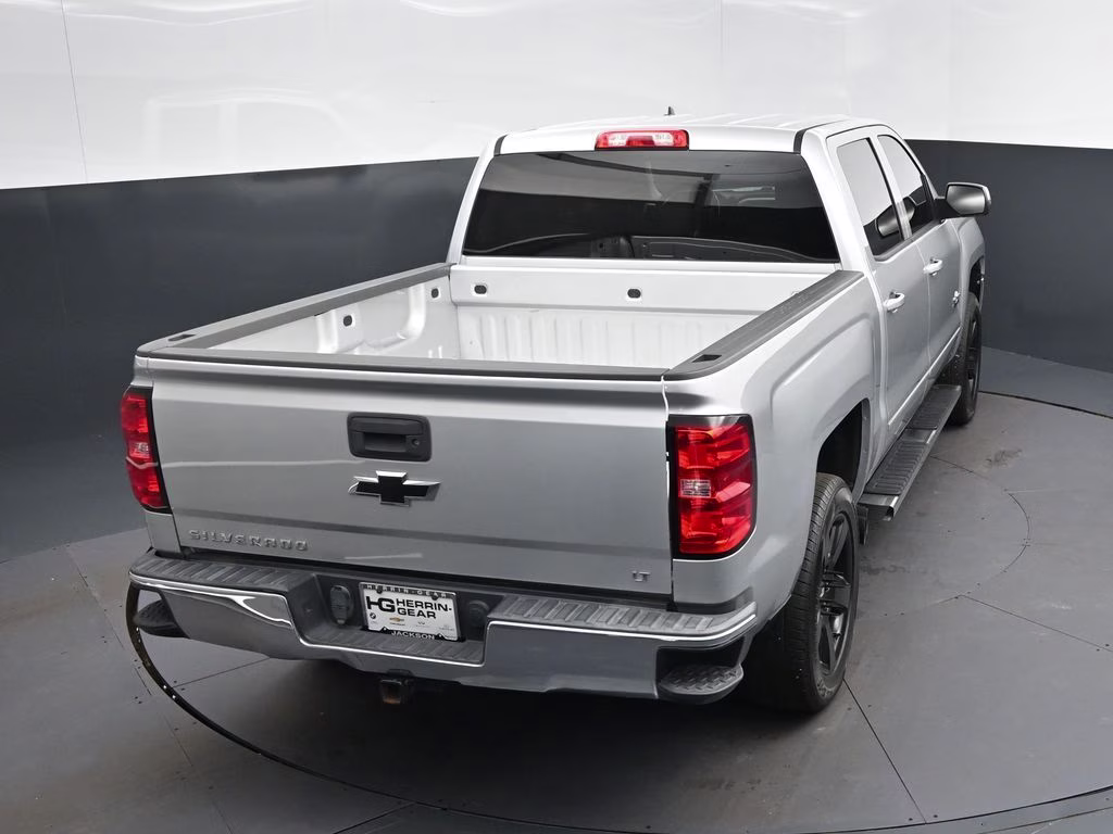 2018 Silver Ice Metallic Chevrolet Silverado 1500 LT RWD Truck