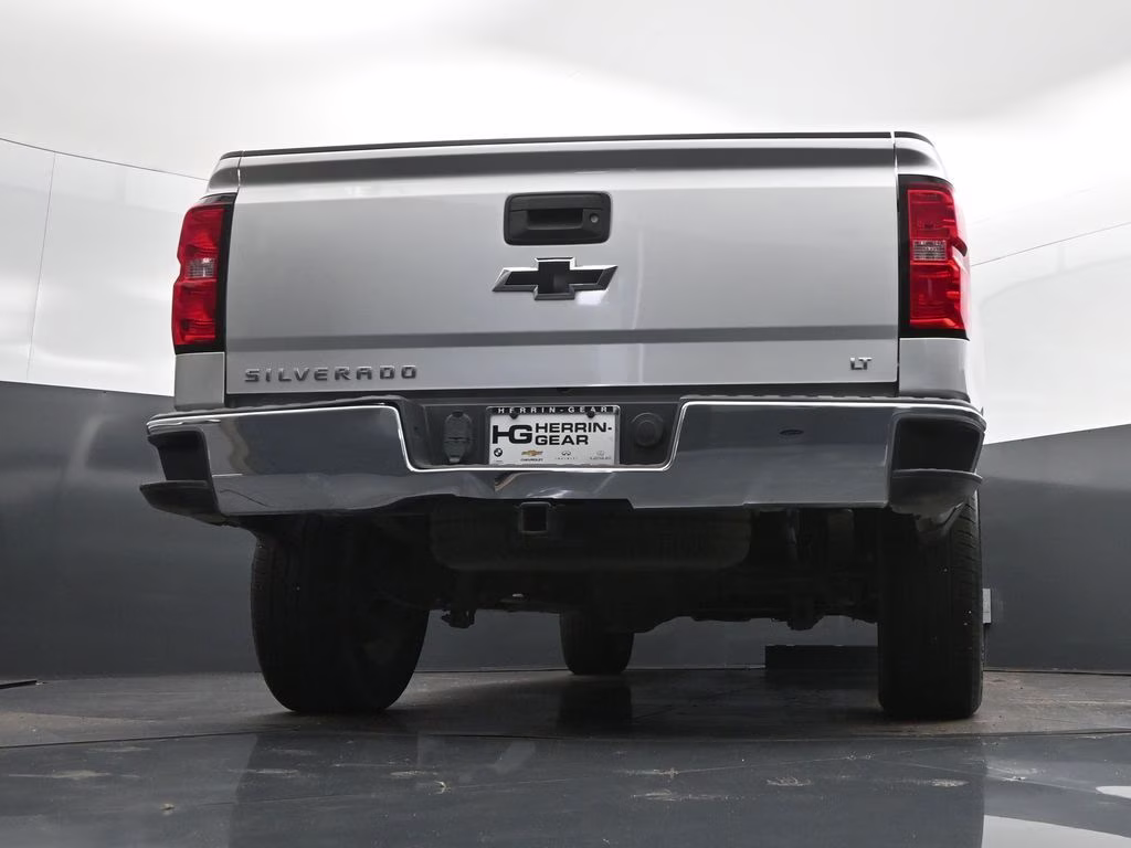 2018 Silver Ice Metallic Chevrolet Silverado 1500 LT RWD Truck
