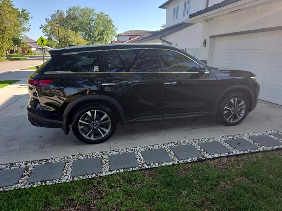 2023 Mineral Black INFINITI QX60 LUXE FWD SUV