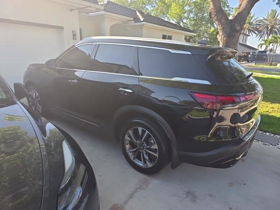 2023 Mineral Black INFINITI QX60 LUXE FWD SUV