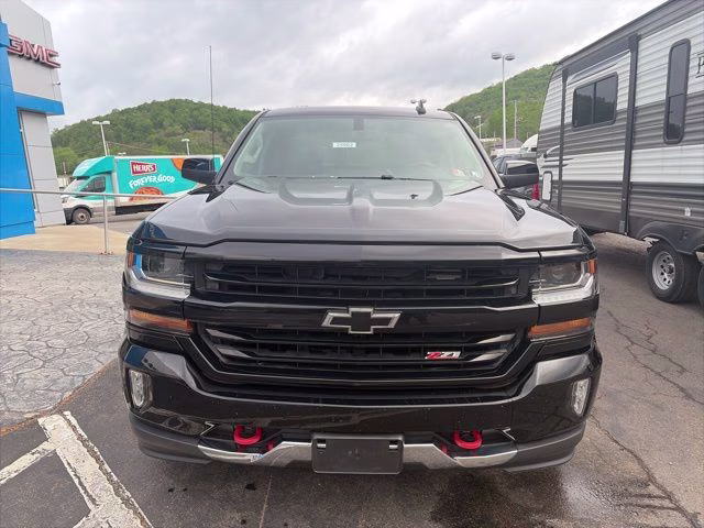 2018 Black Chevrolet Silverado 1500 LT 4X4 Truck