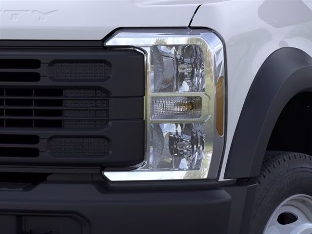 2026 Oxford White Ford Super Duty F-550 DRW XL 4X4 Chassis