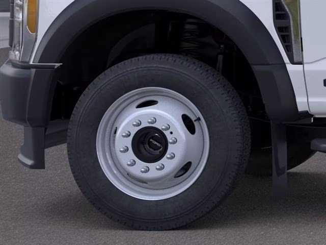 2026 Oxford White Ford Super Duty F-550 DRW XL 4X4 Chassis