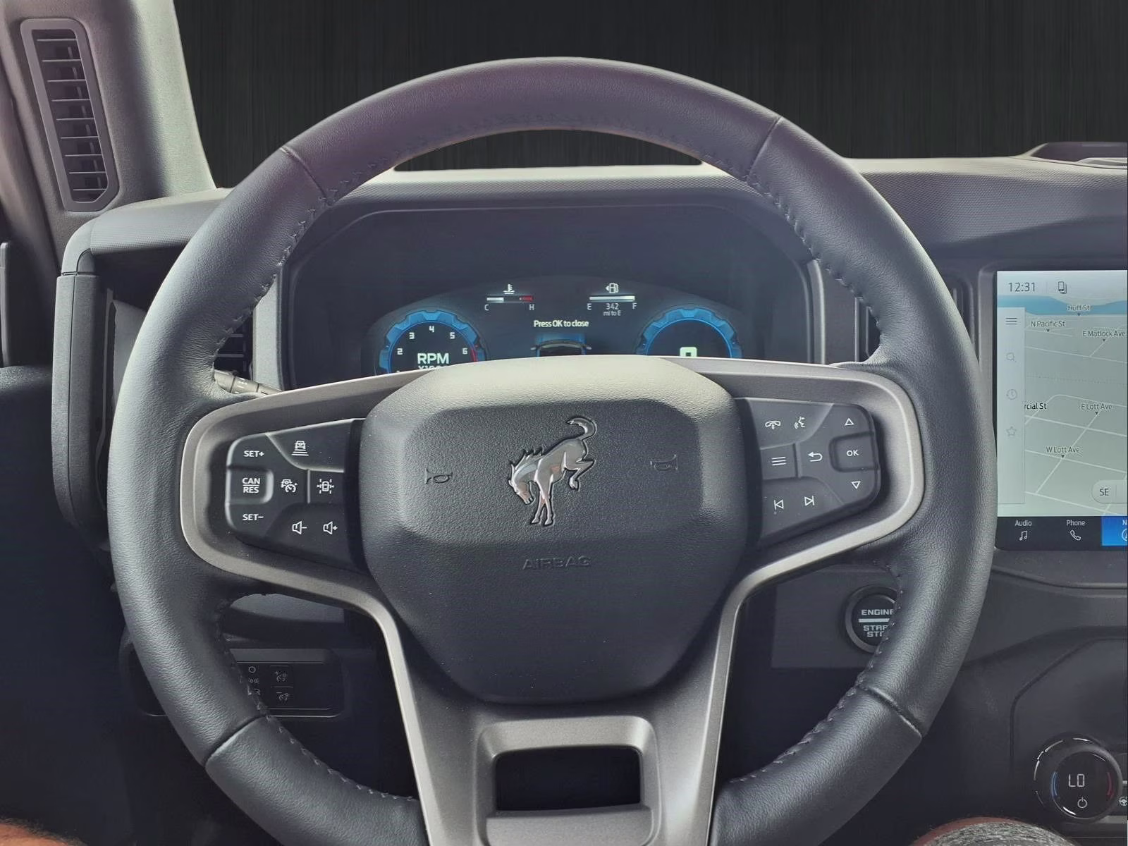 2026 Oxford White Ford Bronco Badlands 4X4 SUV