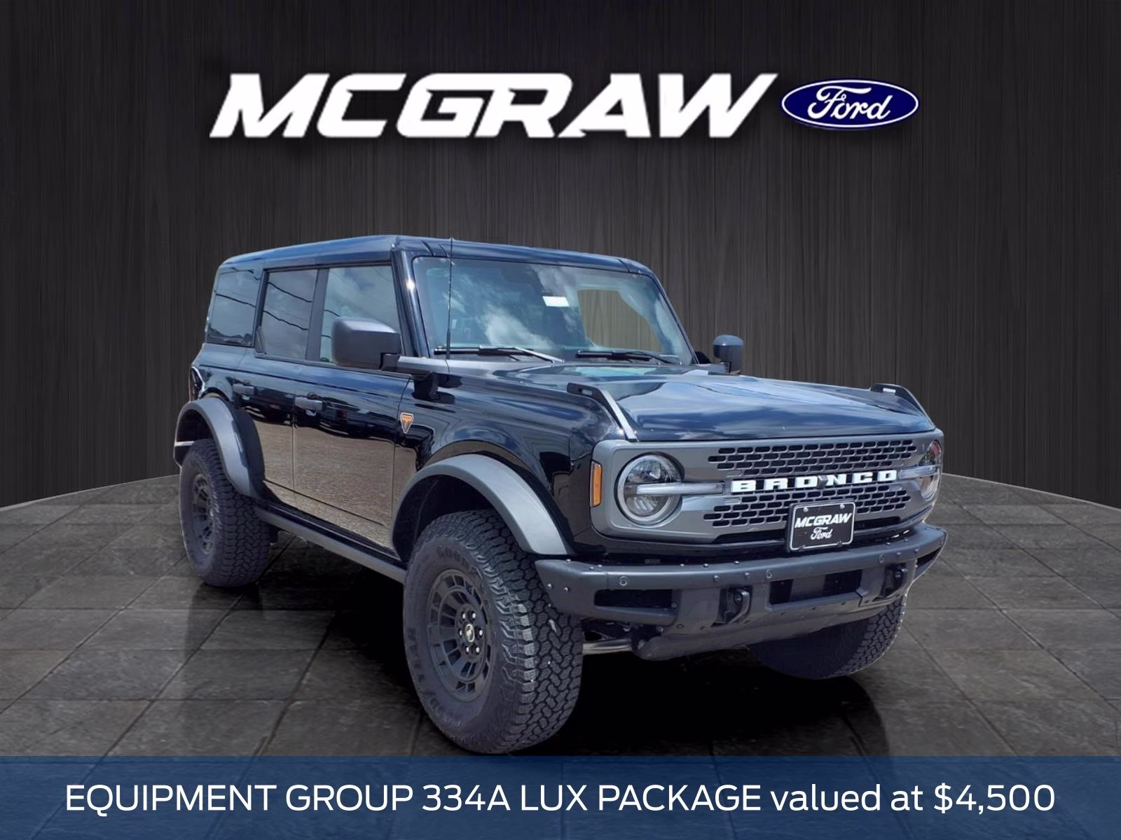 2026 Oxford White Ford Bronco Badlands 4X4 SUV