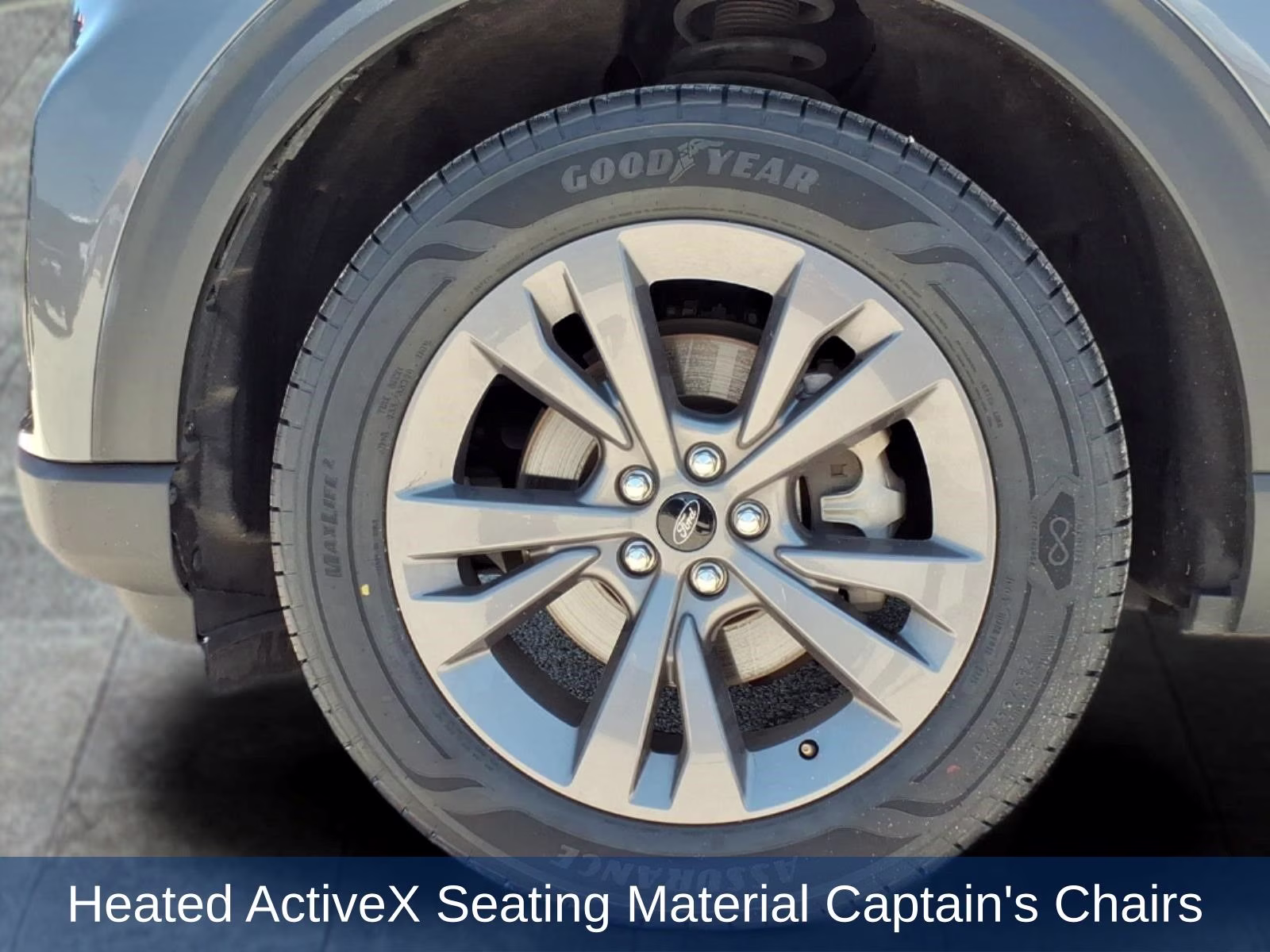 2025 Gray Metallic Ford Explorer Active 4X4 SUV