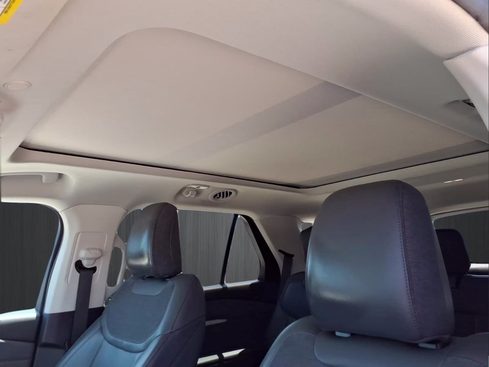 2025 Gray Metallic Ford Explorer Active 4X4 SUV