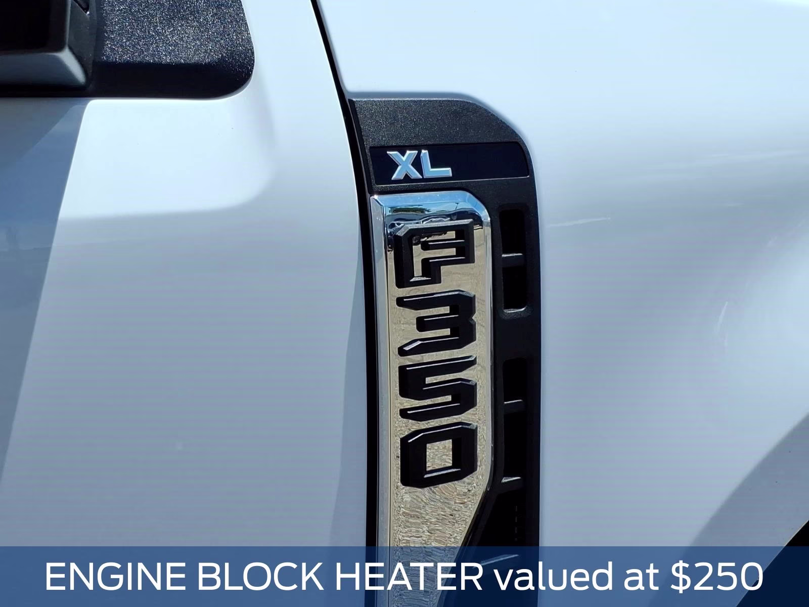 2026 Oxford White Ford Super Duty F-350 DRW XL 4X4 Truck