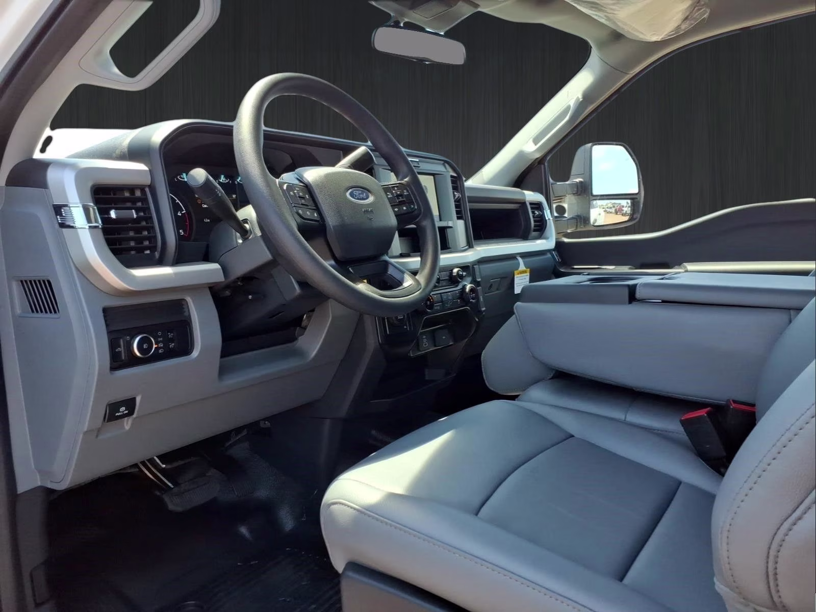 2026 Oxford White Ford Super Duty F-350 DRW XL 4X4 Truck