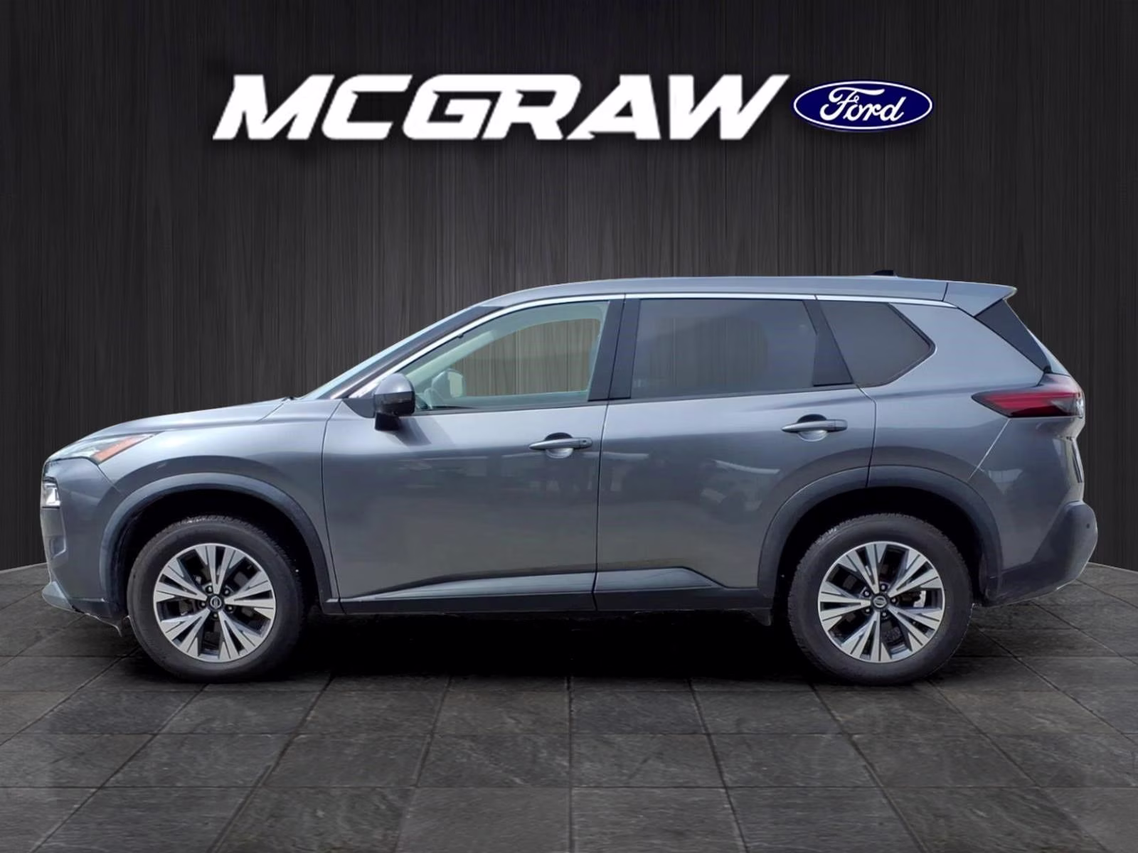 2021 Gun Metallic Nissan Rogue SV FWD SUV