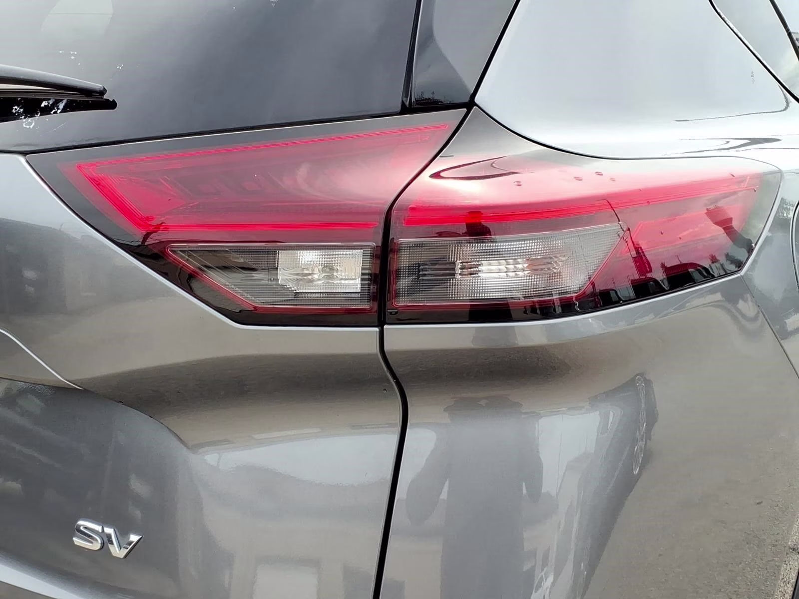 2021 Gun Metallic Nissan Rogue SV FWD SUV
