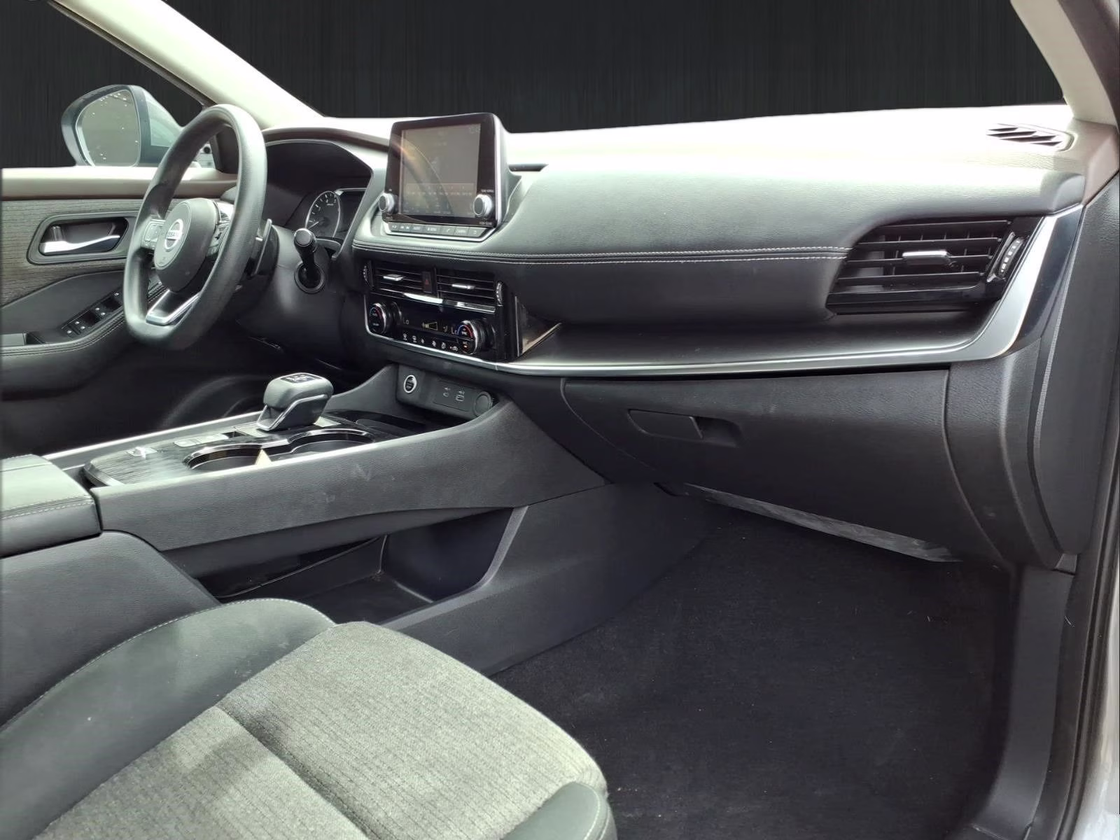 2021 Gun Metallic Nissan Rogue SV FWD SUV