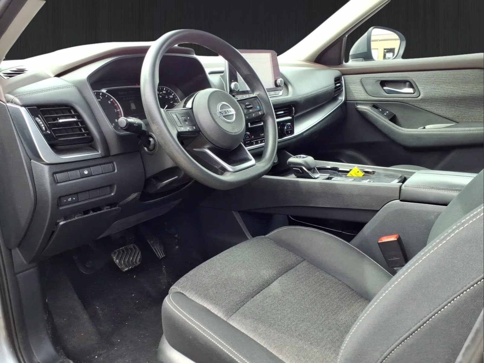 2021 Gun Metallic Nissan Rogue SV FWD SUV