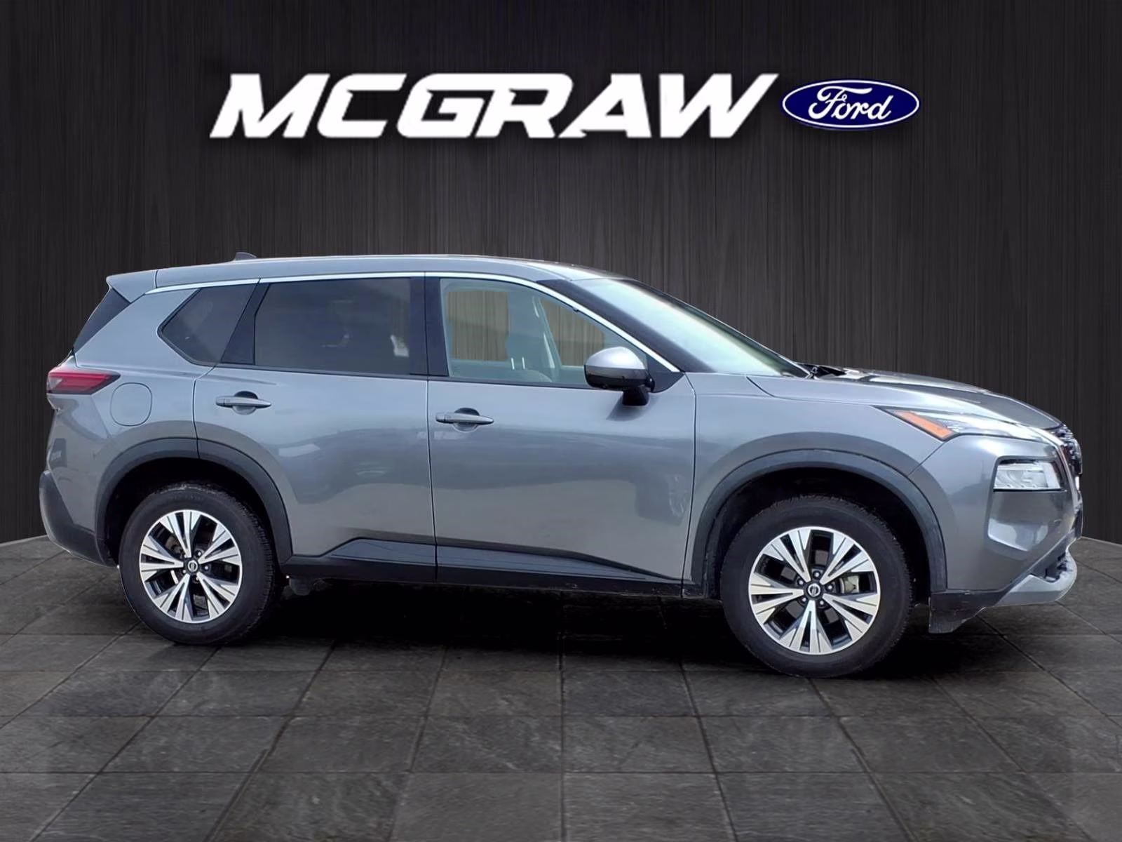2021 Gun Metallic Nissan Rogue SV FWD SUV