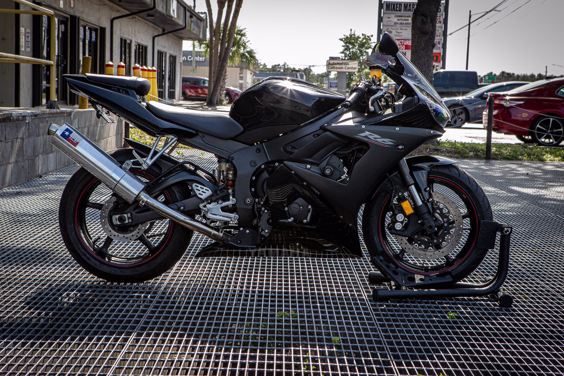 2005 Yamaha YZF R6 Motorcycle