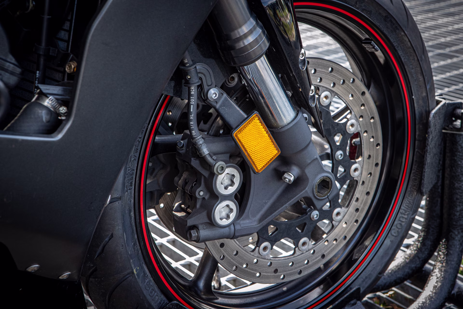2005 Yamaha YZF R6 Motorcycle