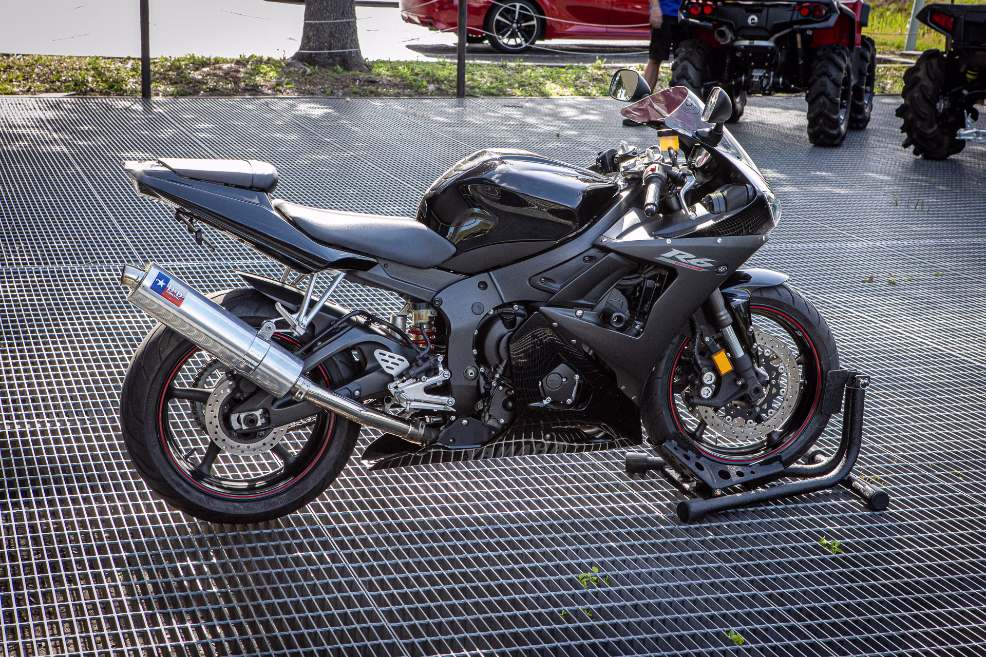 2005 Yamaha YZF R6 Motorcycle
