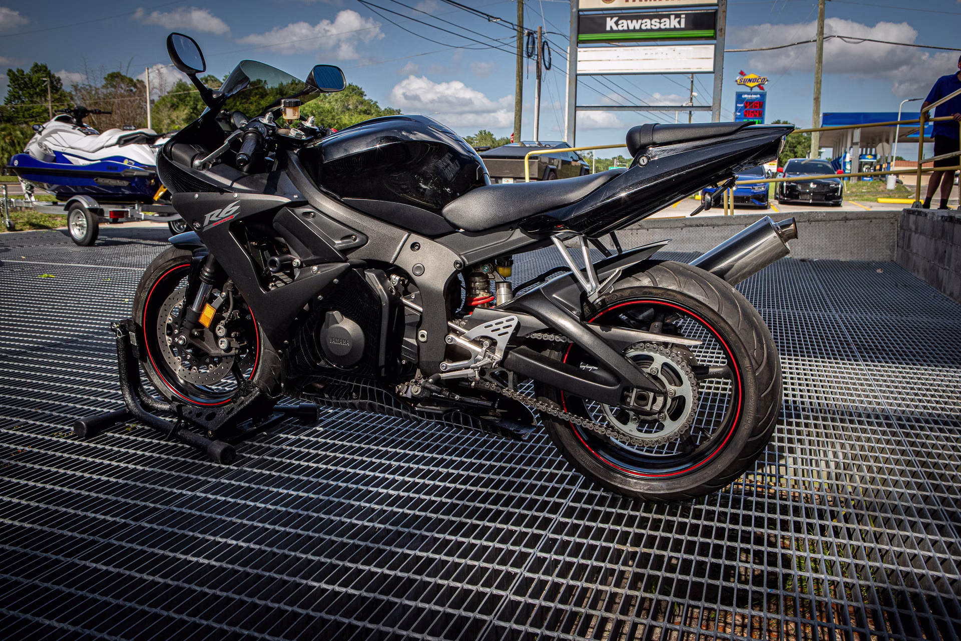 2005 Yamaha YZF R6 Motorcycle