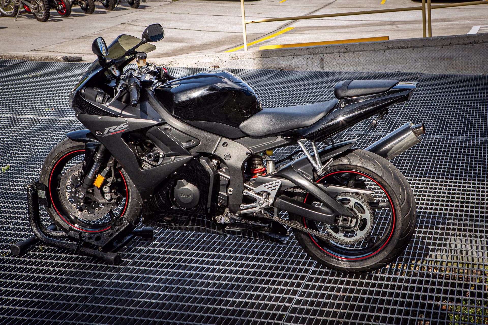 2005 Yamaha YZF R6 Motorcycle