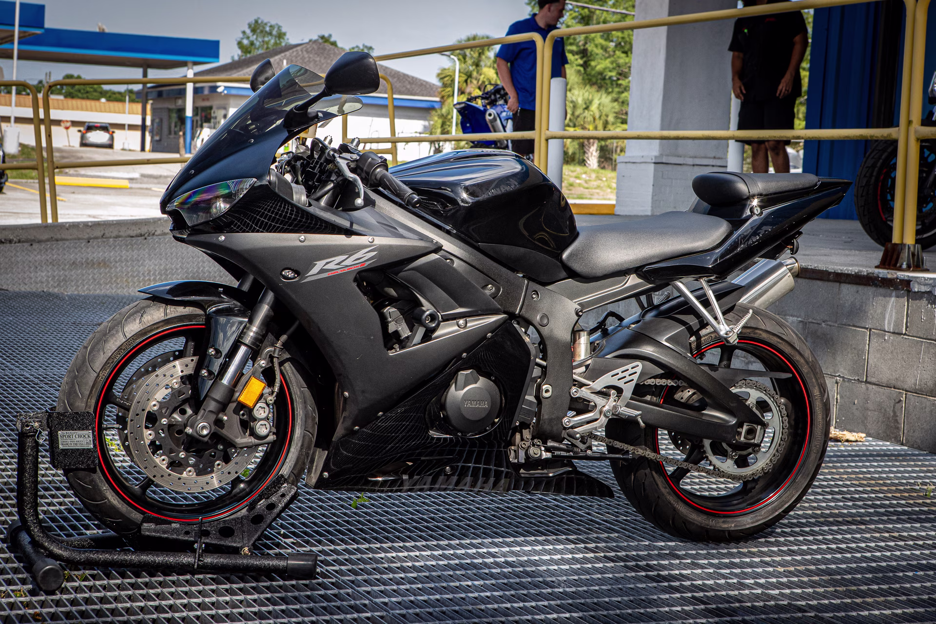 2005 Yamaha YZF R6 Motorcycle