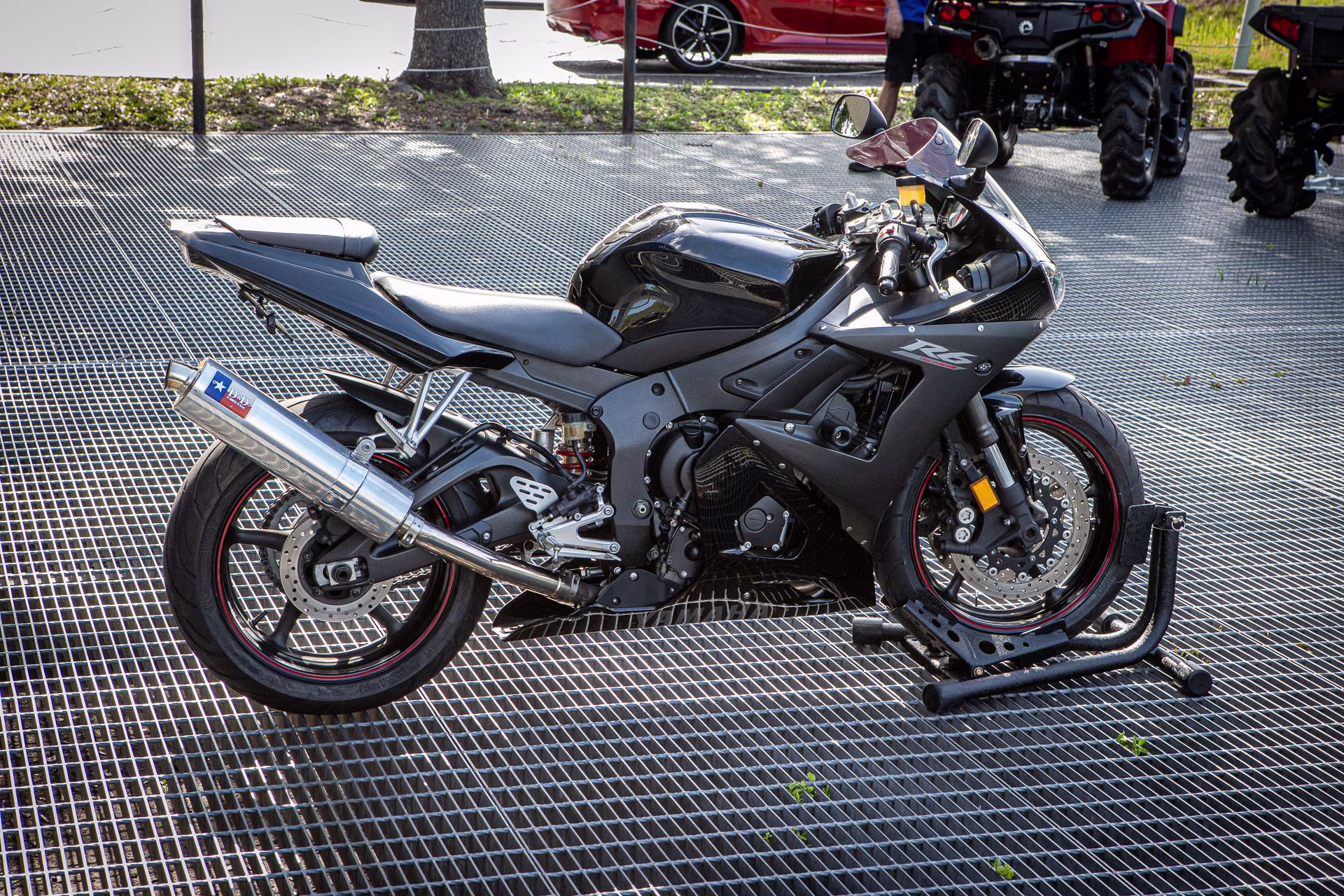 2005 Raven Yamaha YZF-R6 Motorcycle