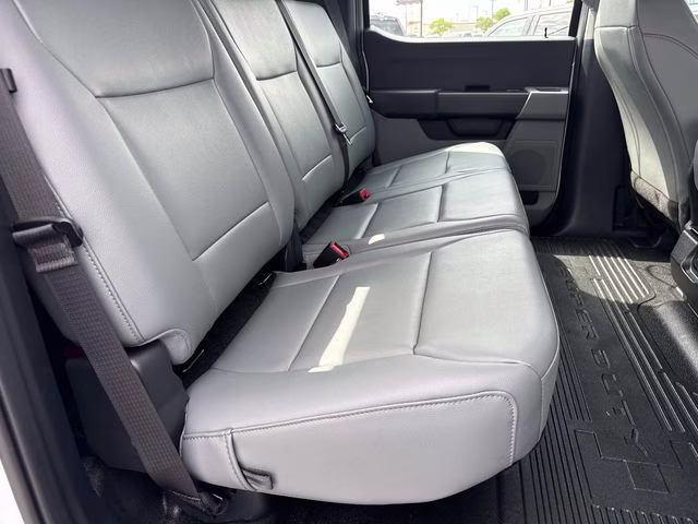 2026 Oxford White Ford Super Duty F-450 DRW XL 4X4 Chassis