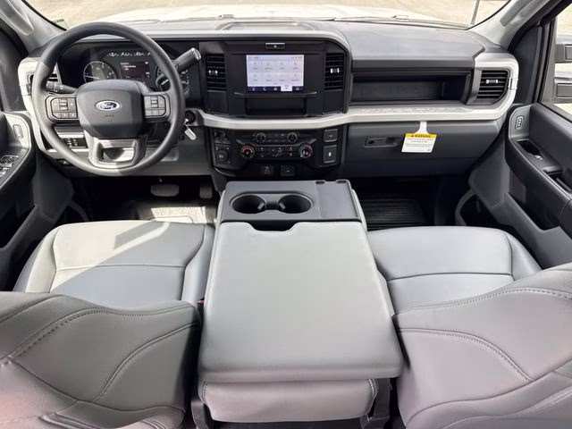 2026 Oxford White Ford Super Duty F-450 DRW XL 4X4 Chassis