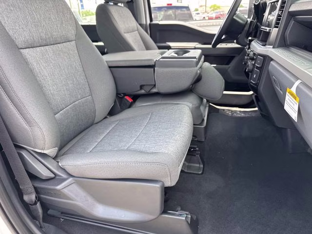 2026 Oxford White Ford Super Duty F-250 SRW 4X4 Truck