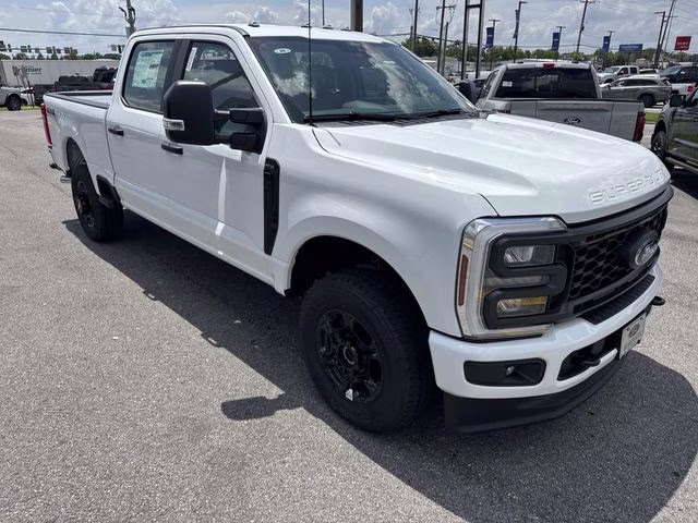 2026 Oxford White Ford Super Duty F-250 SRW 4X4 Truck
