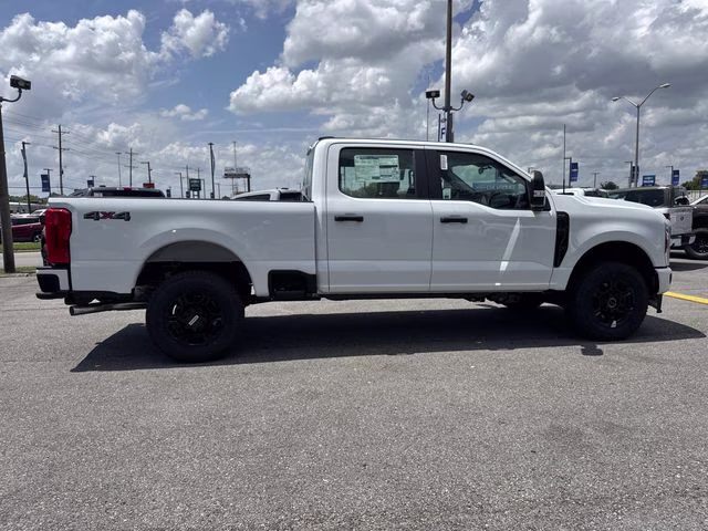 2026 Oxford White Ford Super Duty F-250 SRW 4X4 Truck