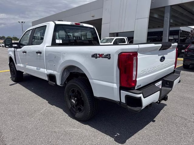 2026 Oxford White Ford Super Duty F-250 SRW 4X4 Truck