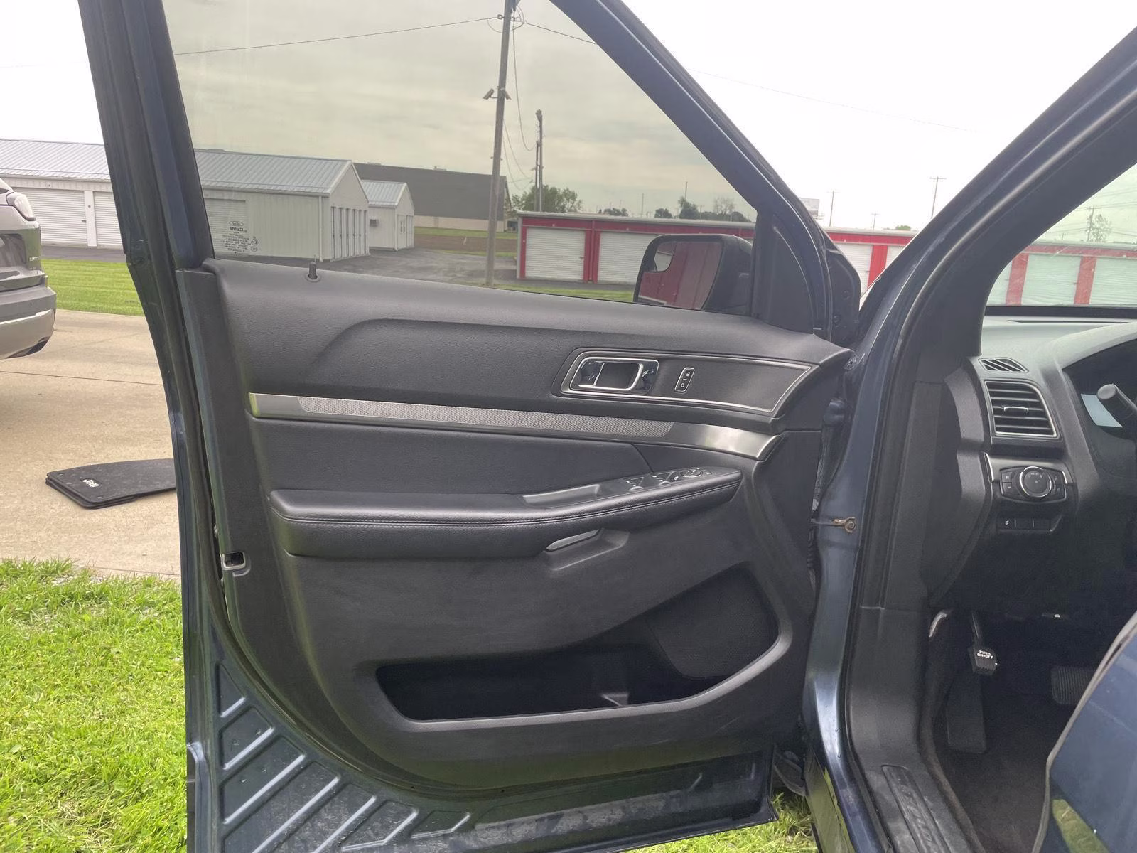 2018 Blue Ford Explorer XLT 4X4 SUV